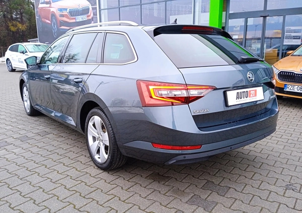 Skoda Superb cena 89900 przebieg: 108735, rok produkcji 2019 z Łeba małe 407